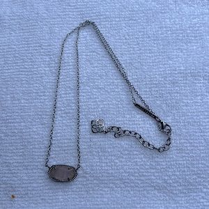 Kendra Scott Pendant necklace